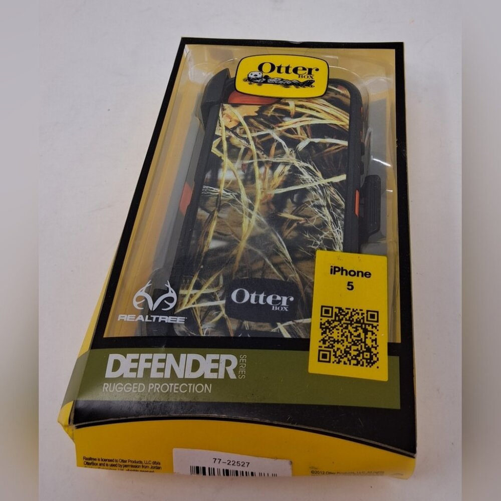 NIB Otter Box Defender Rugged Protection iPhone 5 Case Real Tree Camo Belt Clip